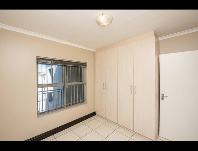 2 BEDROOM APARTMENT FOR SALE IN BRACKENFELL SOUTH